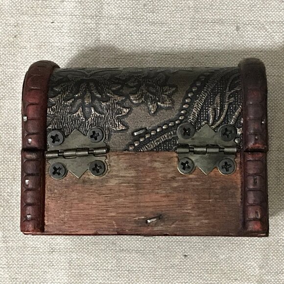 Vintage Wooden Mini Treasure Chest Box - Picture 3 of 12